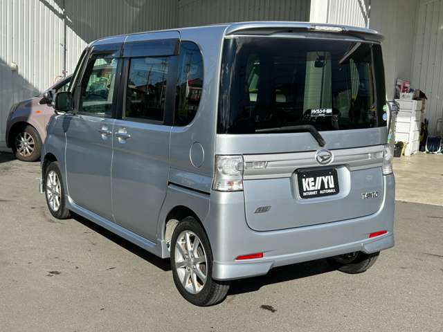 陸運局認証工場完備！ご納車後の点検、車検、一般修理等も国家資格車検検査員資格を持った整備士がおりますのでご納車後の整備も当社にお任せ下さい！鈑金工場も提携工場が御座いますのでご予算に応じて修理可能です