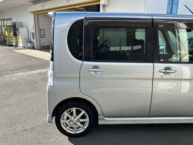 オイル交換年2回無料＆24時間ロードサービス付のケーユーカードや3年間のオイル交換無料、定期点検整備代、消耗品の交換がセットになったメンテナンスパック、こすっても安心コーティング等の特典も有ります♪