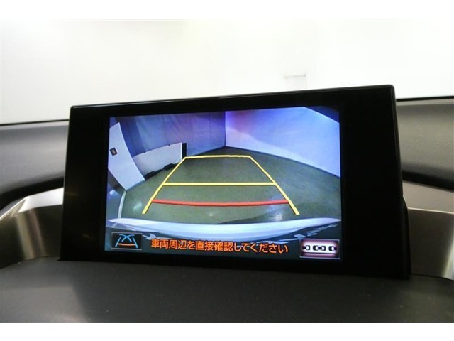 バックガイドモニターで、後方を確認しながら安心して駐車することができます。運転初心者も熟練者も必須の機能ですよ！