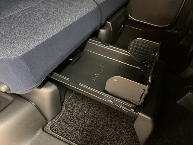 床面に置きたくないお荷物はこの「置きラクボックス」へどうぞ♪