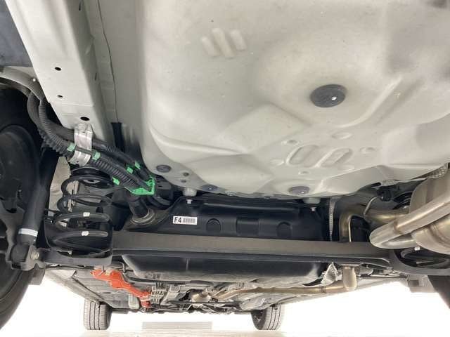 中古車だと気になる足廻り＆下廻り・・・ご覧の通り状態良好◎沿岸部や降雪地にお住まいのお客様もご安心ください♪