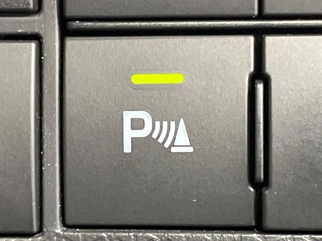 【コーナーセンサー】バンパーに付いたセンサーが障害物を検知！一定の距離に近づくとアラートで教えてくれます♪狭い駐車スペースや車庫入れ時も安心ですね☆