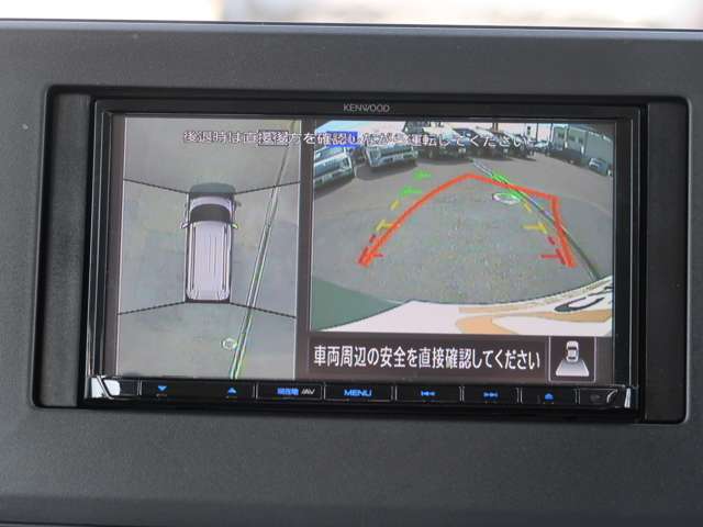 移動物検知機能付マルチアラウンドモニター。真上からの視点で360°が見えてしっかり確認しながら駐車が出来ます。