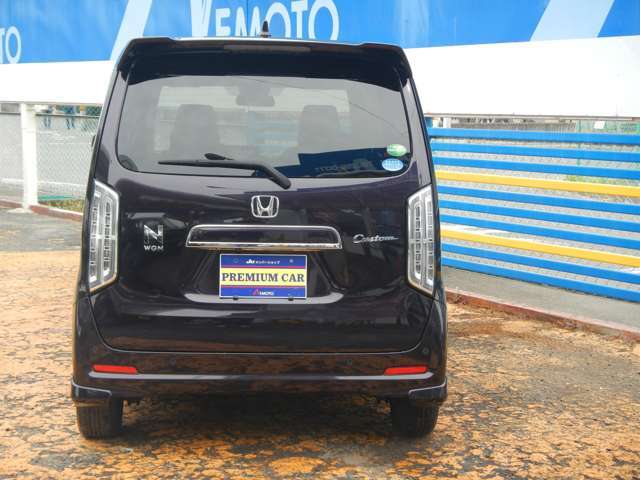 車の後の画像です。