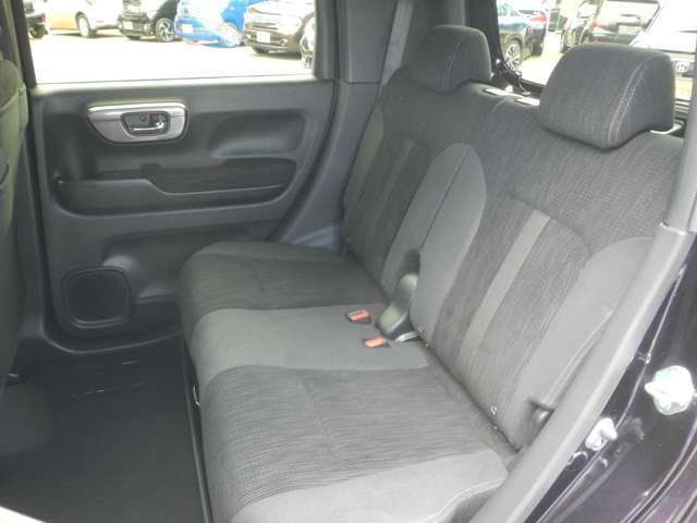 リヤシートの画像です。