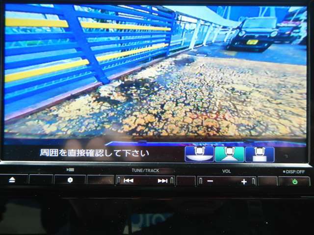 もちろんバックモニターも装備です。