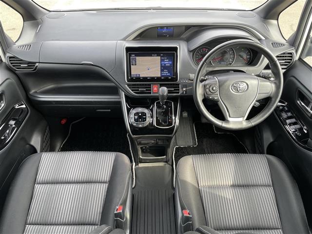 ヘッドライト専用ガラスコーティング『ヘッドライトコート』はガラス被膜で黄ばみなどの表面劣化の予防や発止効果で汚れの付着を抑制する効果が期待できます。