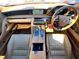 グループ総在庫数約30，000台！！全国の系列店からメーカー・車種問わずご紹介出来るので、あなたにピッタリのお車が見つかるはずです♪まずはお問い合わせ下さい☆