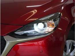 【LEDヘッドライト】省電力で長寿命の明るく運転しやすいLEDヘッドランプです。明るく照らすので暗い夜道からお客様を守ってくれます。お近くの広島マツダまでお越しください。
