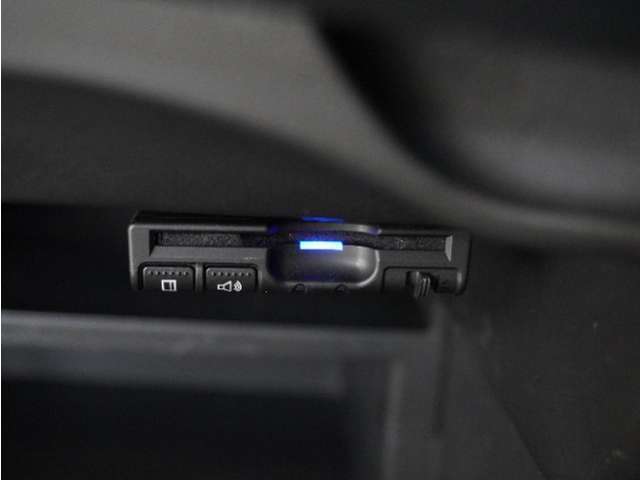 今や必需品の◆ETC車載器　装備車◆　有料道路を利用する際にスムースに通過でき、わずらわしい料金支払いから開放されます！