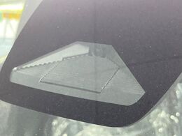 【ホンダセンシング】走行中に前方の車両等を認識し、衝突しそうな時は警報とブレーキで衝突回避と被害軽減をアシスト。より安全にドライブをお楽しみいただけます。