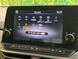 【メーカー純正ナビ】インテリアに溶け込むスタイリッシュな「専用設計」メーカーナビを装備♪視認性や操作性など基本性能にも優れ、より上質なカーライフをお楽しみいただけます。