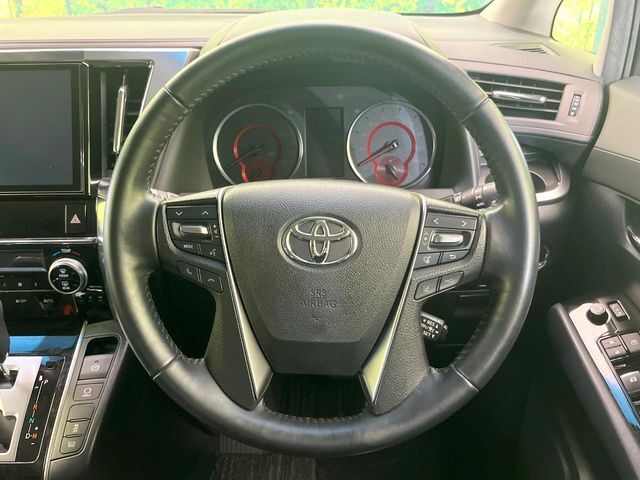 【ステアリングスイッチ】運転中、前方から目線をそらすことなく、オーディオ等の操作が可能な便利機能！安心＆快適なドライブを演出してくれます♪