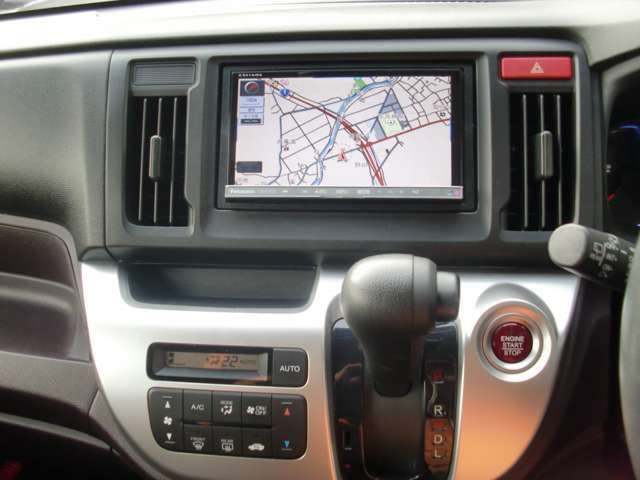 オートエアコン付きです。