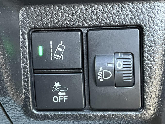 購入されたお車は担当者が車内車外と清掃してお渡しになりますが、有料でボディコーティングやホイル足廻り洗浄などもご用意しておりますのでお気軽にご相談ください！！