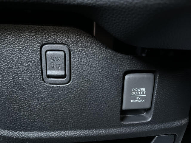 中古車は車種や色によって相場が複雑に変わります、新車は同じ金額なはずなのに人気によって高くなったり安くなったり、お客様の狙い目はどこですか？