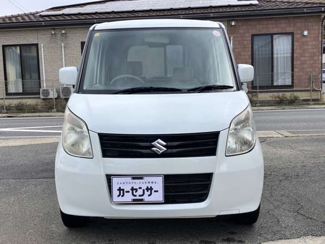 ENEOSのガソリンスタンドが当店です。展示場はスタンド向かいにございます。