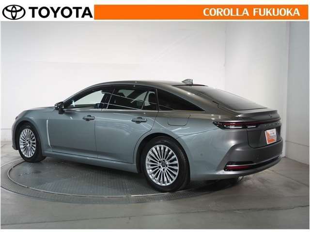 ロングラン保証は、1年間走行距離無制限のロングラン保証付。「カローラ福岡サービス認証工場」でサービスを受けられます。