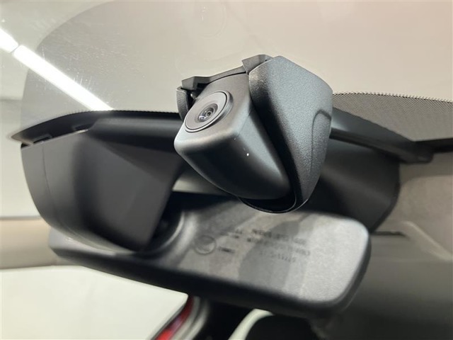 車両販売の以外にも各種保険相談、車両買取（T-UP）、JAF入会、TS3カード入会、au携帯電話・UQモバイル等をお取扱いをしております。詳しくはスタッフにお尋ねください。