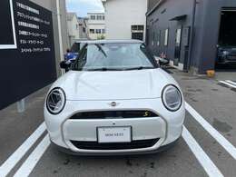 徹底した納車前点検とMINI NEXTのメカニックが持つ高い技術力で、 高いクオリティを保っております。皆様のMINIライフを真心こめてサポートいたします。