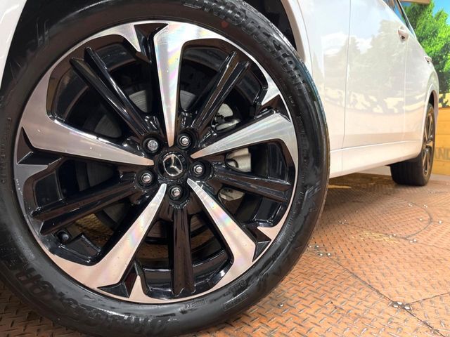 【純正アルミホイール】外観にマッチした純正アルミホイールを装着しております。各種社外アルミホイールや、スタッドレスタイヤも取扱いしております。是非ご相談ください♪