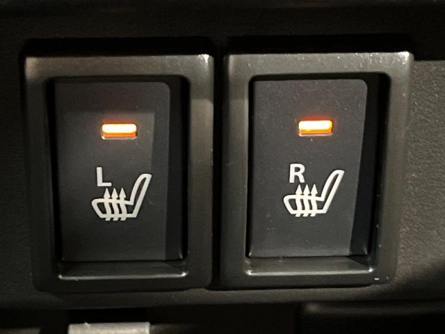 【シートヒーター】寒い日に重宝するシートヒーター！エアコンより早く温まってくれるので寒がりの人も安心ですね♪エアコンの温風は乾燥するから苦手、という方にもをおすすめです。