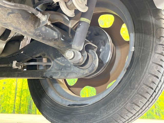 お車を安心してお乗りいただく為には、足回りの定期点検が欠かせません。サービスサポート（有償保証）では無料点検もご提供しており、安心のカーライフをお過ごしいただけるサポート体制が整っています。