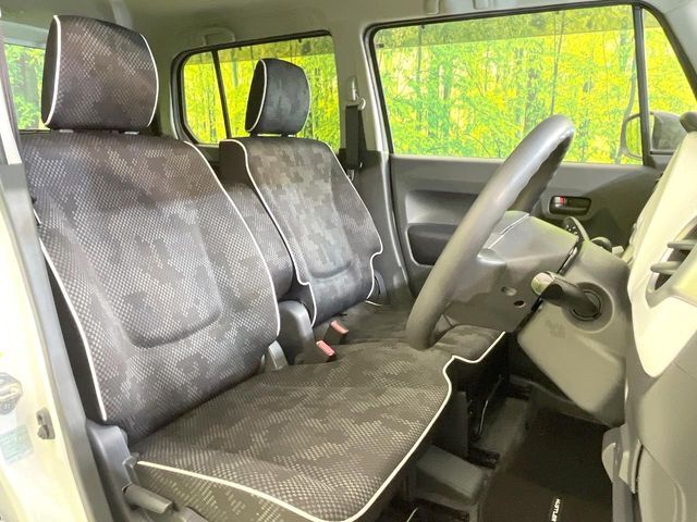 運転席シート廻りは使用感も少なく、良好な状態となっています。丁寧に使われていたことがよくわかりますね。