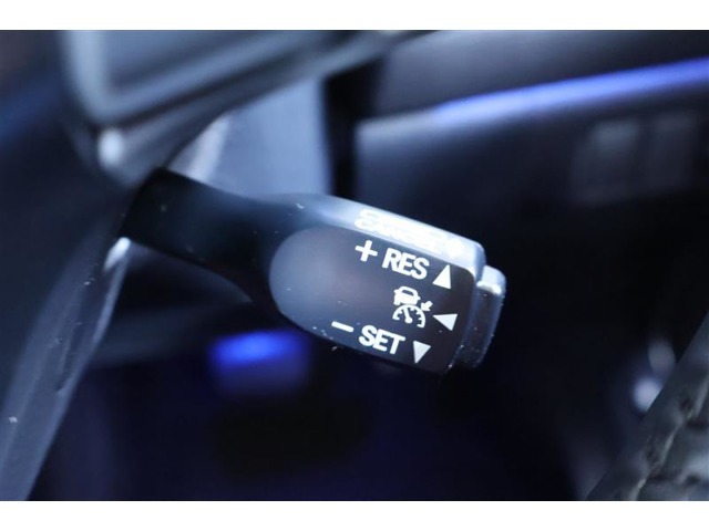 クルーズコントロールは希望の車速をセットすることにより、足をかけることなく設定車速で走行できます