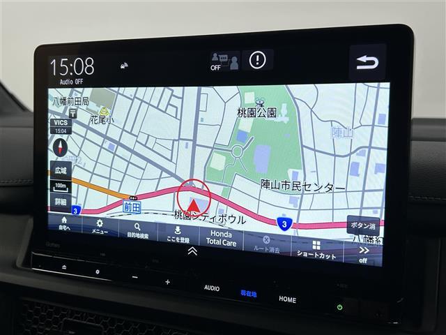 【純正ナビ】専用設計で車内の雰囲気にマッチしたナビが装備されています！利用時のマップ表示は見やすく、いつものドライブがグッと楽しくなります！