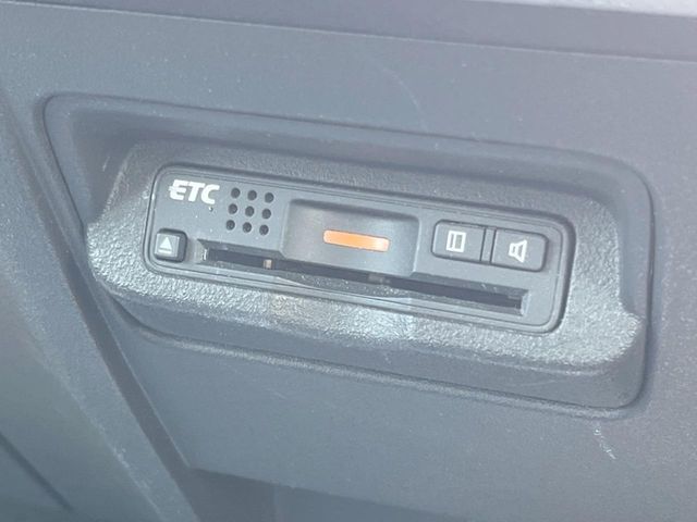 【ETC】高速道路の料金所をストレスなく通過！話題のスポットやサービスエリアに多い「スマートIC」利用時は必須のアイテムです。当店でセットアップを実施、ご納車当日からすぐにご利用いただけます！
