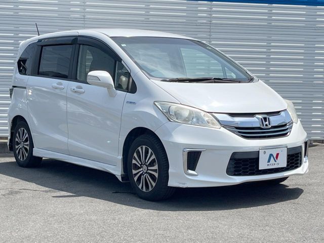 大好評のボディコーティング「弾スプラッシュコート」もご納車までに施工可能。通常のガラスコートと異なる、耐久年数6年の無機質ガラスコーティングが、ボディをキレイな状態に保ってくれます。