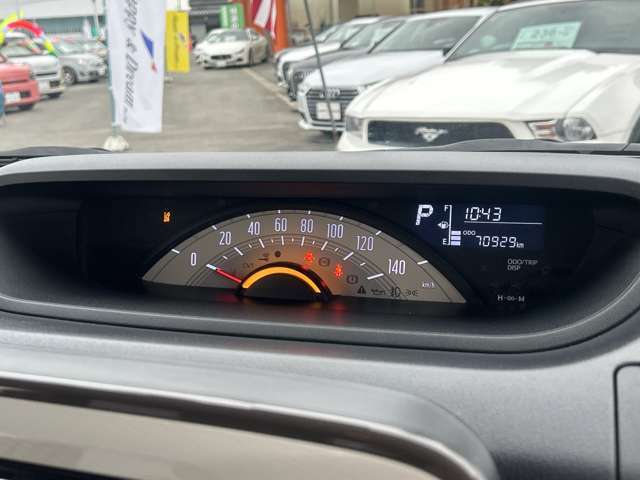 メーター周りです。汚れ等なく綺麗に保たれています。走行距離もとても見やすくなっています。