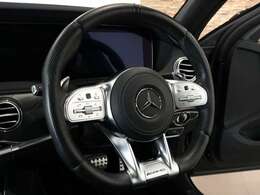 人気の外装色オブシディアンブラックに迫力有るAMG63専用エクステリア！！