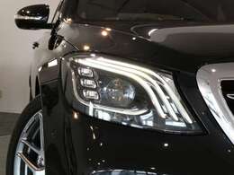 使用感はとても少なくロングボディーならではの広々とした室内は