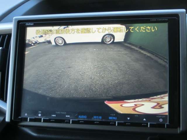 ☆駐車時も安心のバックカメラ付きなので駐車が苦手な方や初心者の方でも楽々駐車出来ますよ☆