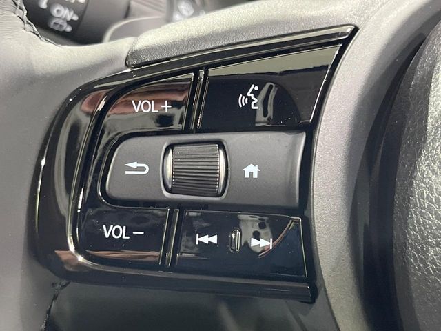 【ステアリングスイッチ】運転中、前方から目線をそらすことなく、オーディオ等の操作が可能な便利機能！安心＆快適なドライブを演出してくれます♪