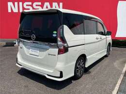 最大104項目を点検・整備法定点検の整備に加え、日産独自の点検整備を実施。基準を満たしていない消耗部品を交換いたします。