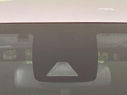 【トヨタセーフティセンス】走行中に前方の車両等を認識し、衝突しそうな時は警報とブレーキで衝突回避と被害軽減をアシスト。より安全にドライブをお楽しみいただけます。