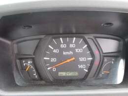 視認性の良いスピードメーター