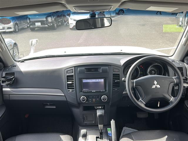 店舗にて現車の確認もいただけますので、お電話で在庫のご確認の上是非ご来店くださいませ。
