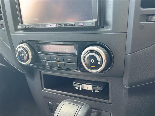 店舗にて現車の確認もいただけますので、お電話で在庫のご確認の上是非ご来店くださいませ。