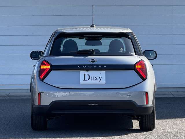 純正品から社外品まであらゆるカスタムに対応いたします。掲載外のご希望がございましたらお気軽にお申し付け下さい。