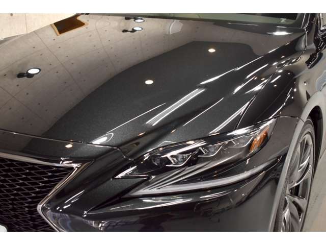 ボディーガラスコーティングを施工します。写真はLS500のブラックです！艶と輝き撥水が良くなります！！