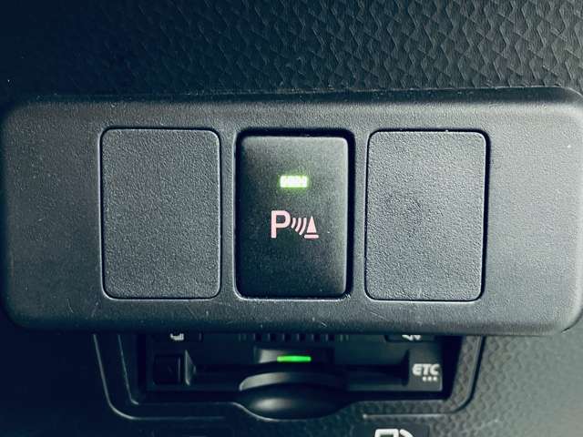 「障害物センサー」　車にぶつかりそうなものがあると知らせてくれます！