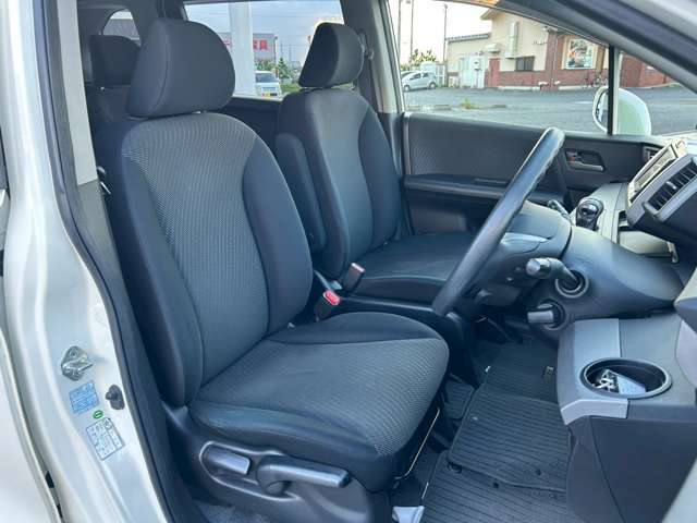 ☆コロナ対策もばっちりです☆車内はもちろん、商談室、トイレ、キッズコーナー等も、常に消毒やアルコール除菌のご協力を頂き、店内は清潔に保っております☆