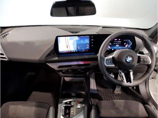 ☆センターパネルを運転席側に僅かに傾けたBMW独特のインパネ☆【駆け抜ける歓び】はここからもスタートしております☆