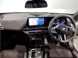 ☆センターパネルを運転席側に僅かに傾けたBMW独特のインパネ☆【駆け抜ける歓び】はここからもスタートしております☆