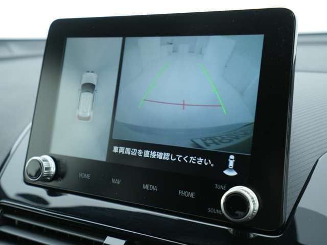 マルチアラウンドモニター搭載！駐車が苦手な方でも、白線に沿った綺麗な駐車をしやすくなっております！