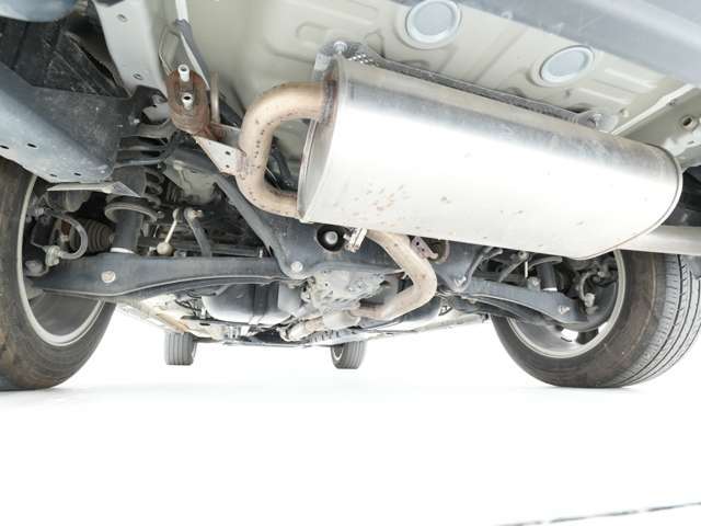 下回り防錆塗装メニューは、下回り防錆をはじめ、パネル等の内側の内部防錆、マフラー防錆など豊富なメニューをご用意しております♪お気軽にご相談ください♪